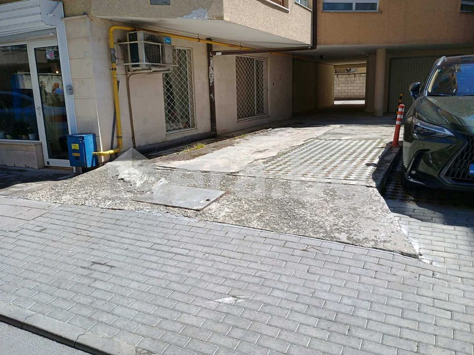 Дава се под наем Гараж / Паркомясто в Варна, ХЕИ - 15 кв.м за 25000 € - Снимка #2