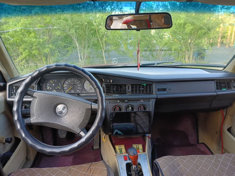 Продам машину mercedes-benz