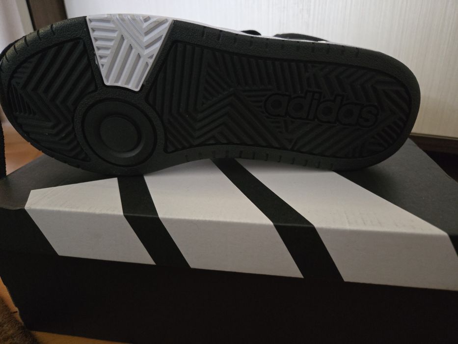 Adidas кецове нови