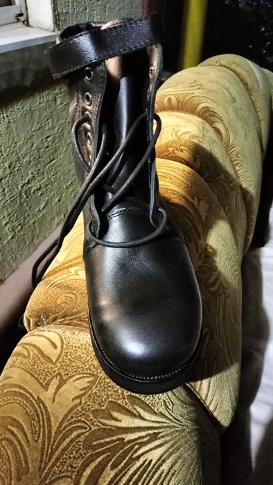 Рабочим ботинки 42р летние