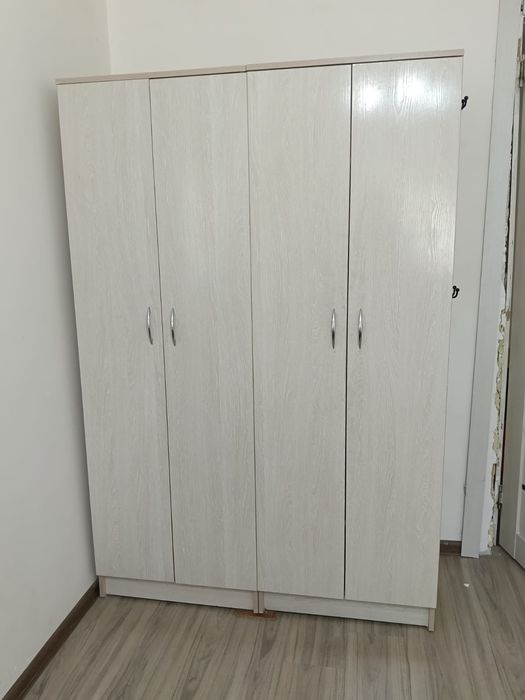 Продам шкаф для одежды