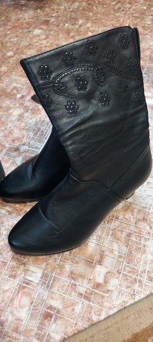 Продам женскую обувь