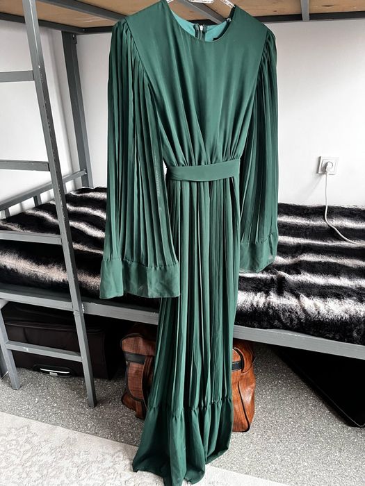 Продам        платье.