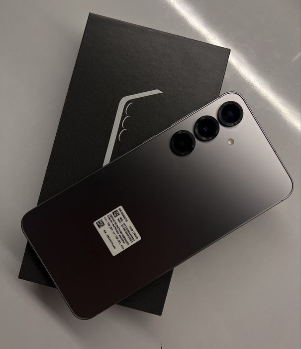 Продам Samsung S25+ на 256гб