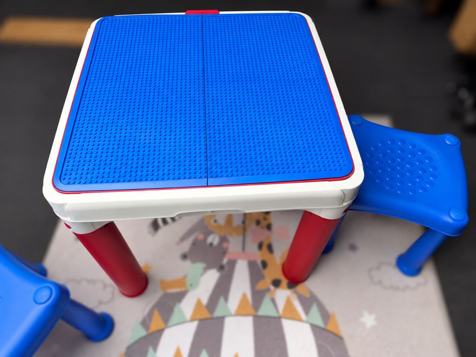 Masa lego cu 2 scaunele