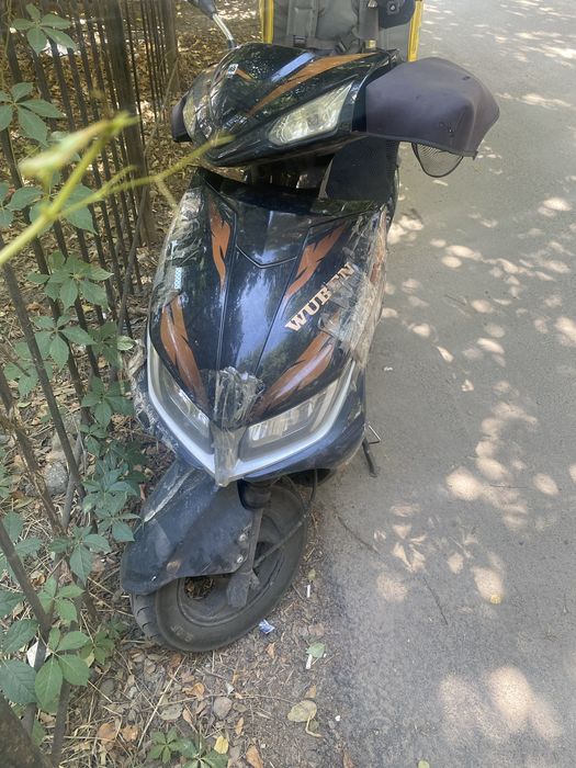 М8 скутер мопед продам