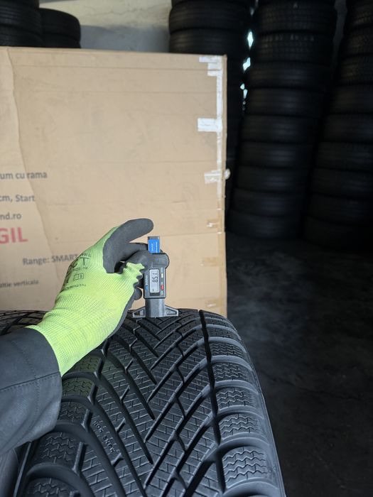 4 anvelope iarna 215/50/17 Pirelli 7.5-8.5 mm DOT 2020!