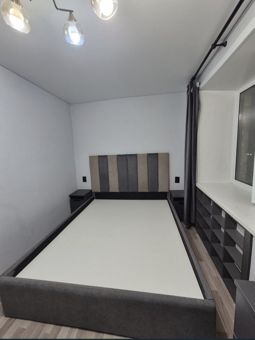 двухспальная кровать