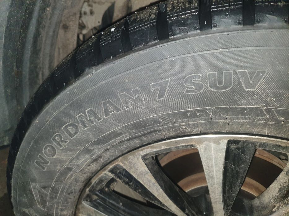 265/ 60 R18  нокиан 7 в идеале