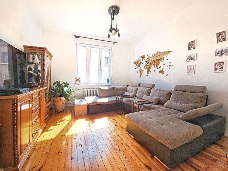 Продава се Тристаен апартамент в София, Център - 140 кв.м за 5358 €/кв.м - Снимка #2