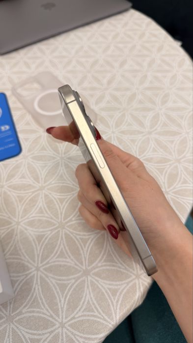Iphone 15pro, в идеальном состоянии