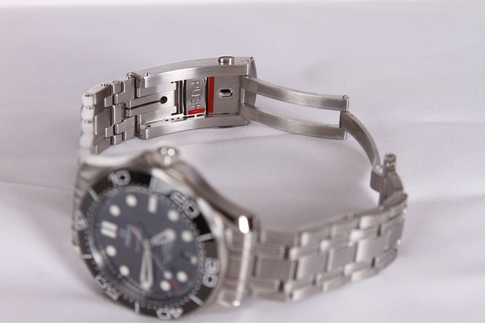 Omega Seamaster Diver 300M –  часы.