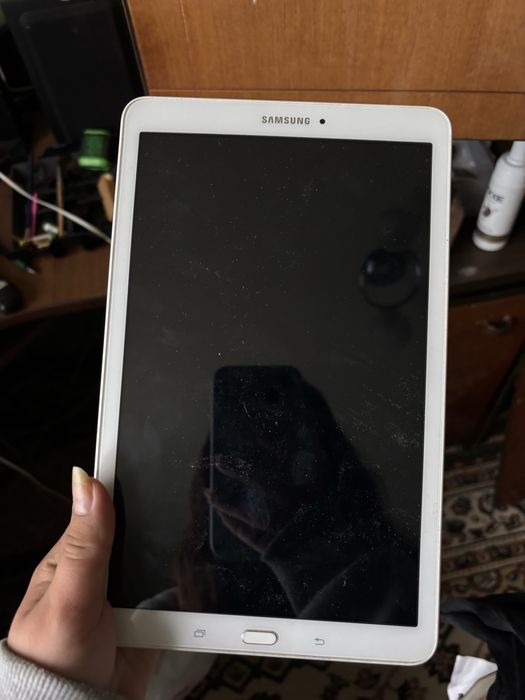 Продам планшет galaxy tab e