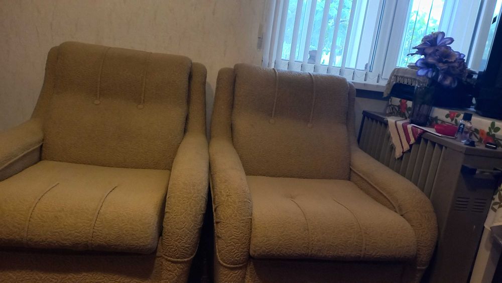 Продавам холно обзавеждане/ холна гарнитура