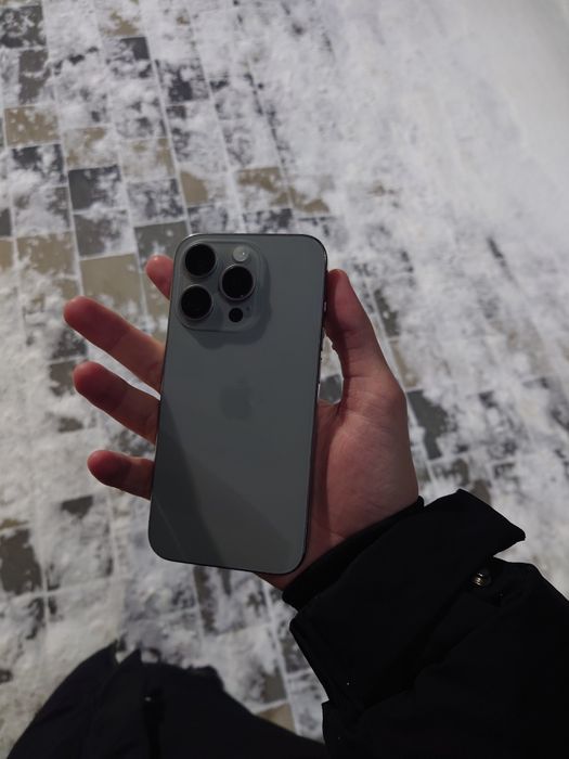 Iphone 15 pro Natural titanium