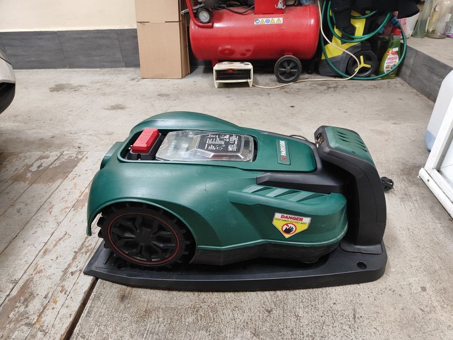 Робот косачка Parkside