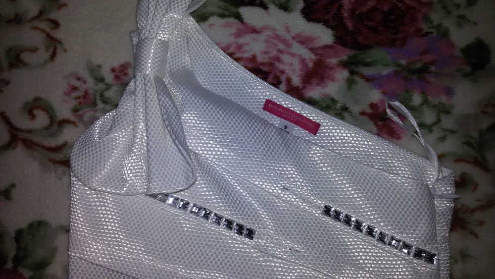 Срочно Платье нарядное на девочку 1000тг