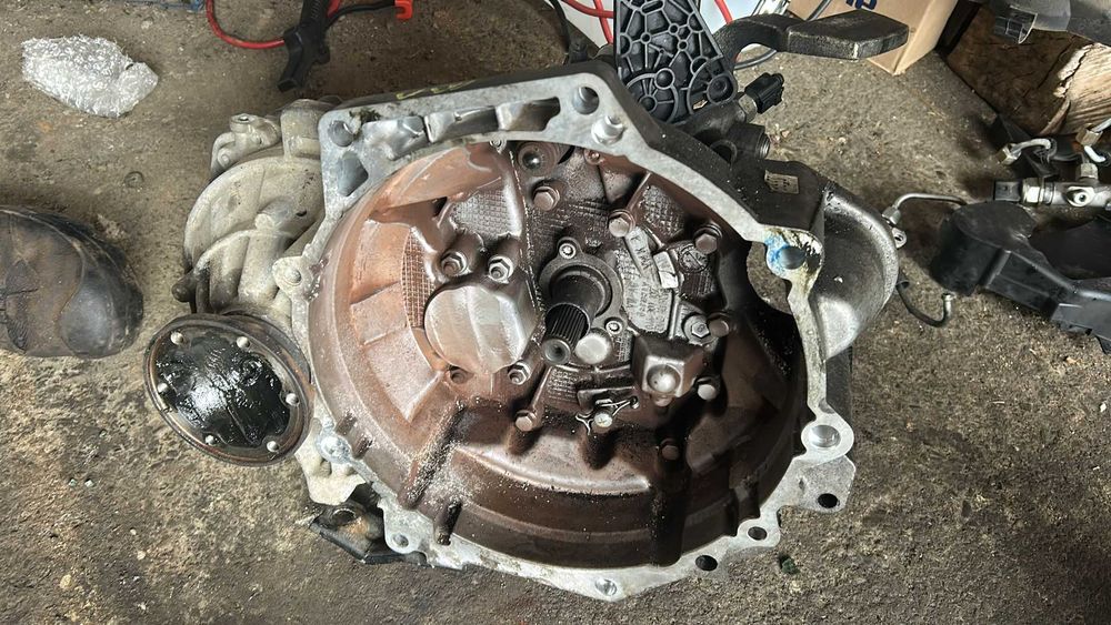 Cutie de viteze 0A4301107 Volkswagen Golf VII 1.6 tdi CLHC / CLHA