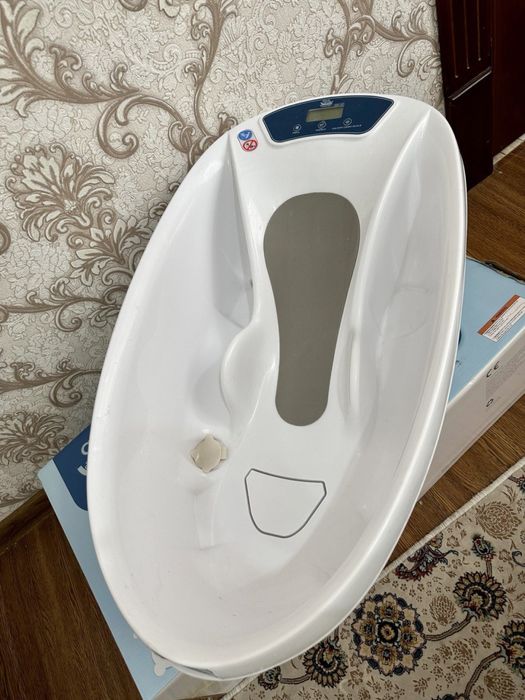 Детская ванна сотилади