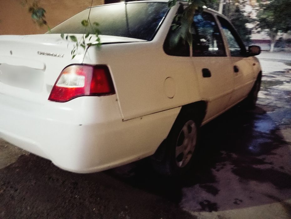 Nexia 2 mashinaga gap yuq prapan bor 4 ta balon quysa buldi aybi balon