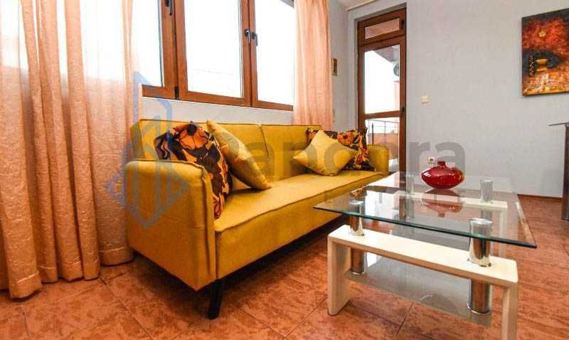 Двустаен апартамент под наем в кв. Хладилника