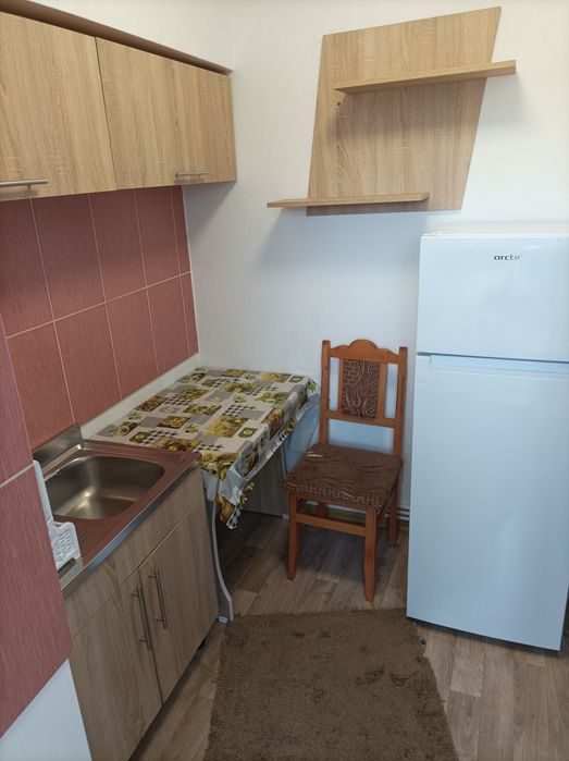 Închiriez apartament cu o cameră în Bârlad, dotat corespunzător