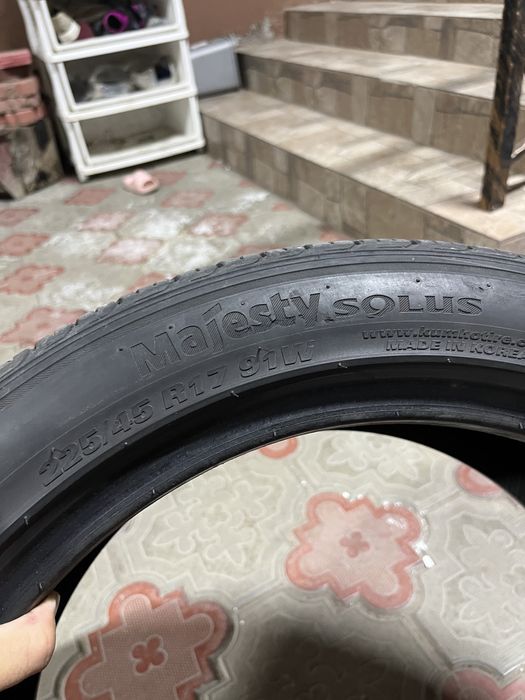 Продам Kumho шины 225/45/17 2 шт