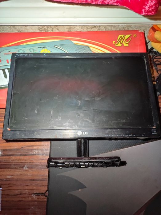 Монитор foxconn LG 15"