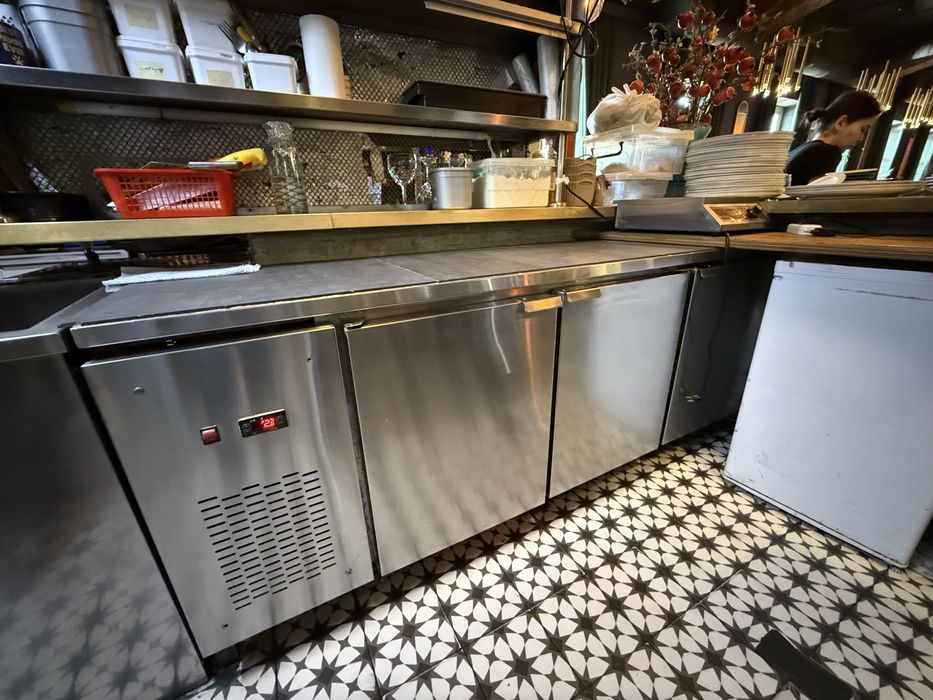 Столы холодильники