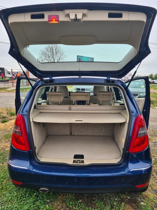 Mercedes Benz  A 180