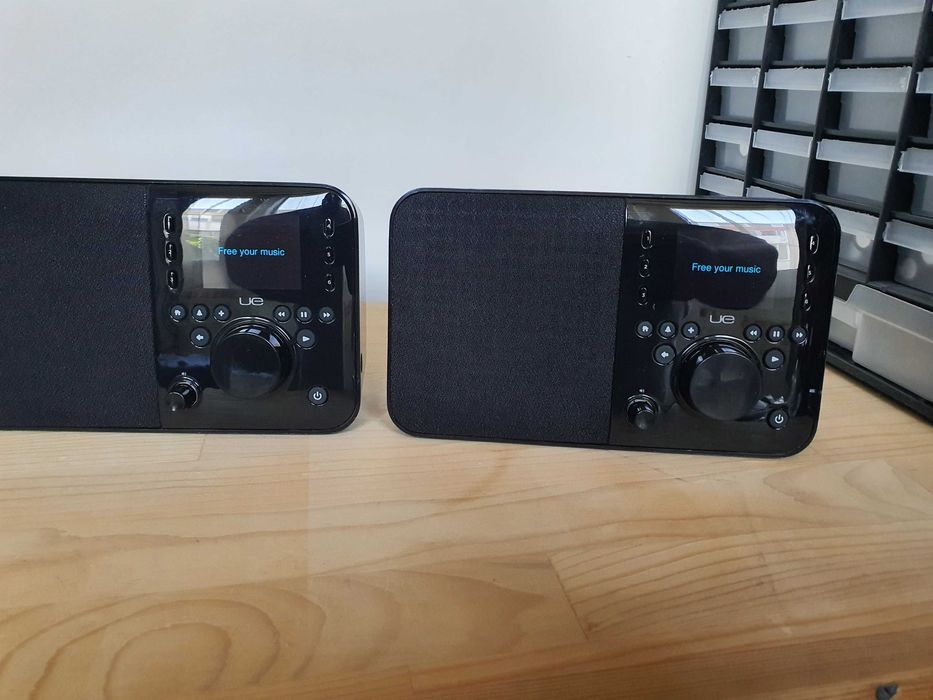 Doua Logitech Squeezebox radio X-R0001 Smart
