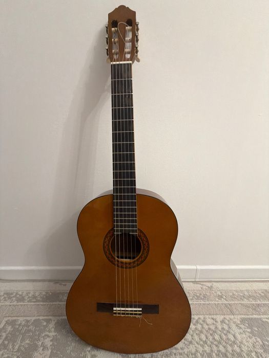 Классическая гитара YAMAHA C40