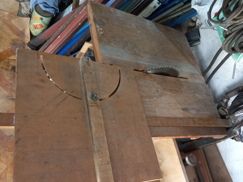 Настолен Циркуляр