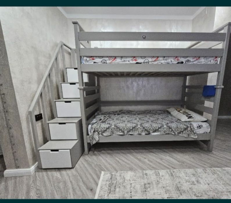 Кровать двухъярусная.продам