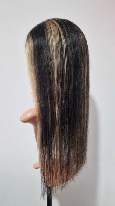 Естествена черна перука с руси кичури - 55 см, дантелена зона 4х4