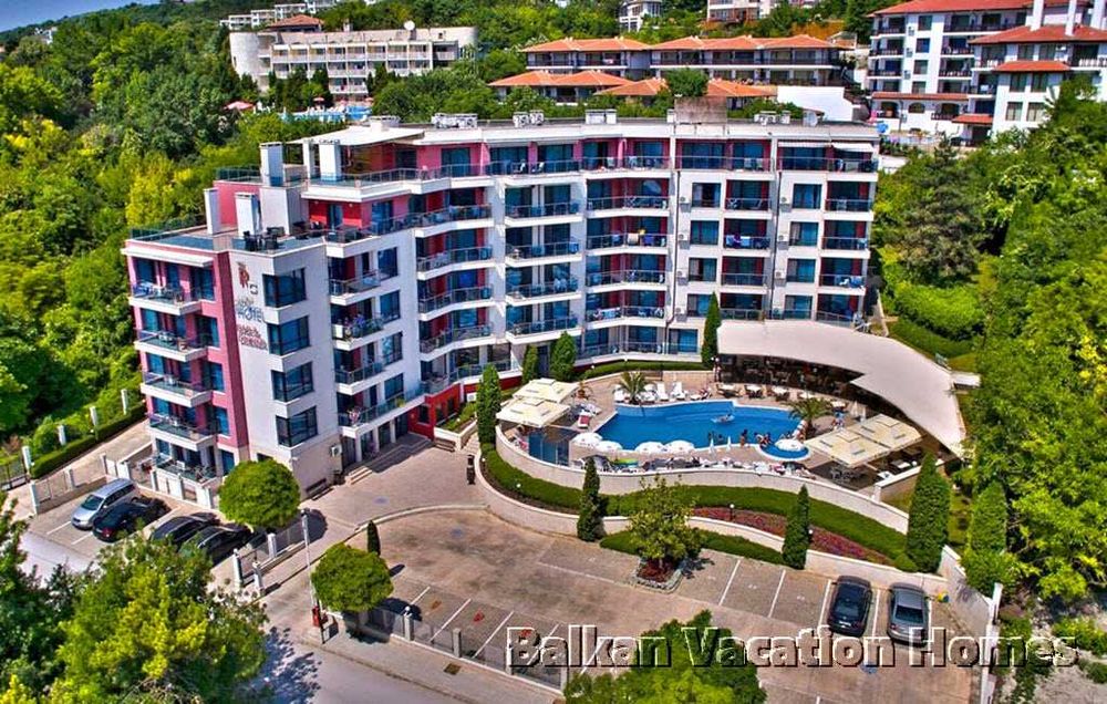 Продава се Тристаен апартамент в Каварна - 103 кв.м за 797 €/кв.м - Снимка #21