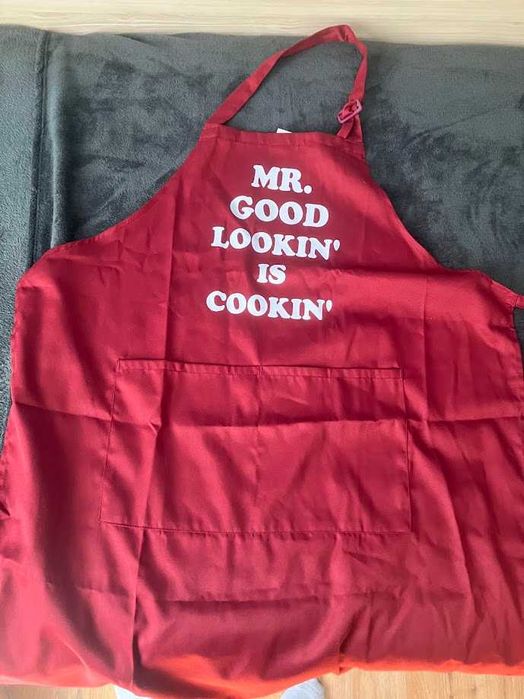 Забавна готварска престилка "Mr. Good Lookin' Is Cookin'