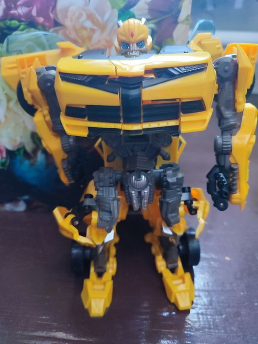 Машинки трансформеры Бамблби