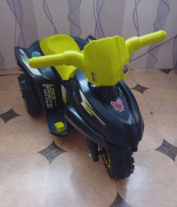Продавам детски скутер
