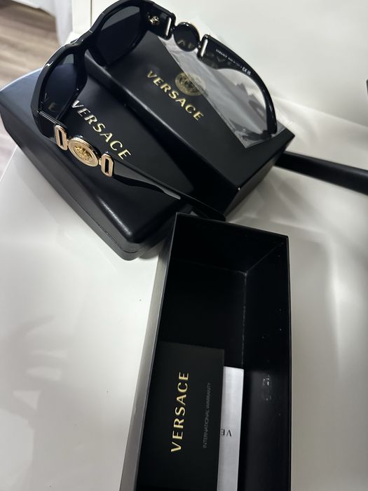 Ochelari versace impecabili