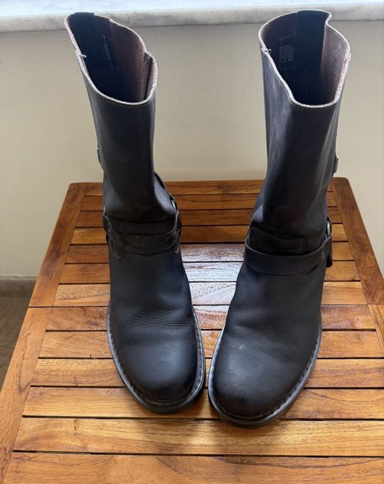 Ghete piele Levis