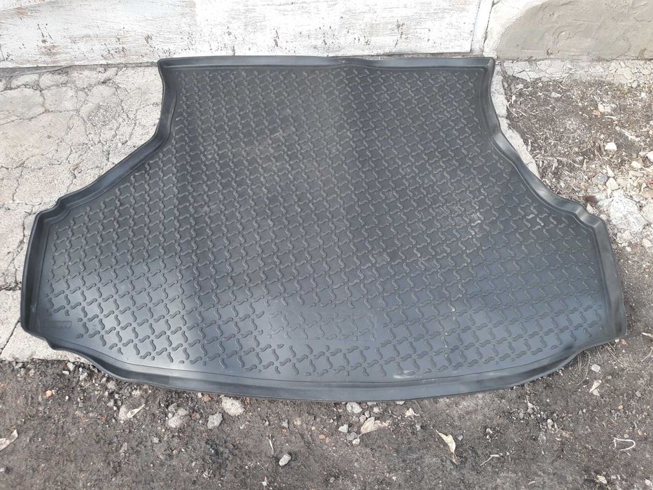 Коврик в багажник на Гранту