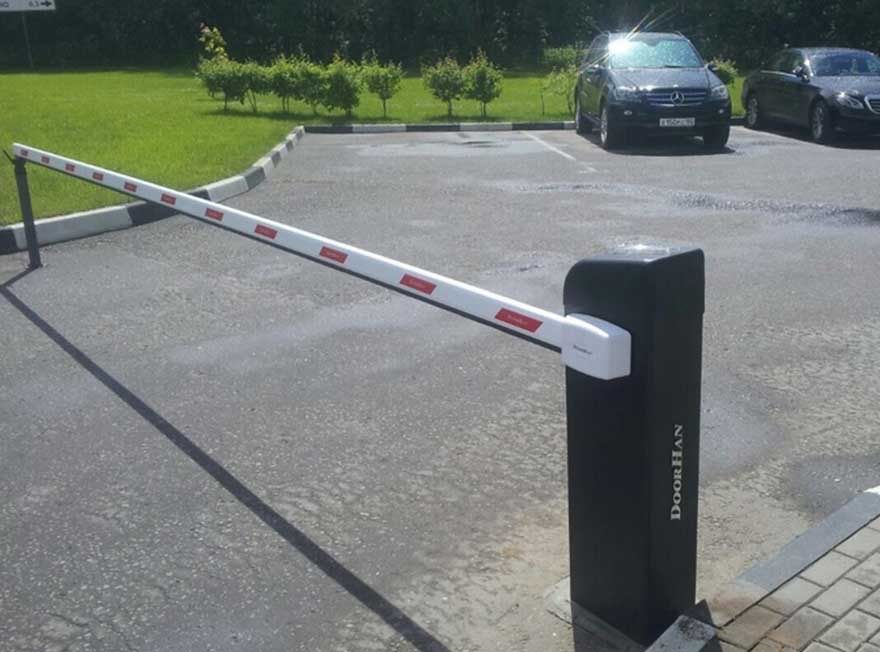 Ремонт секционых ворот и шлагбаумов