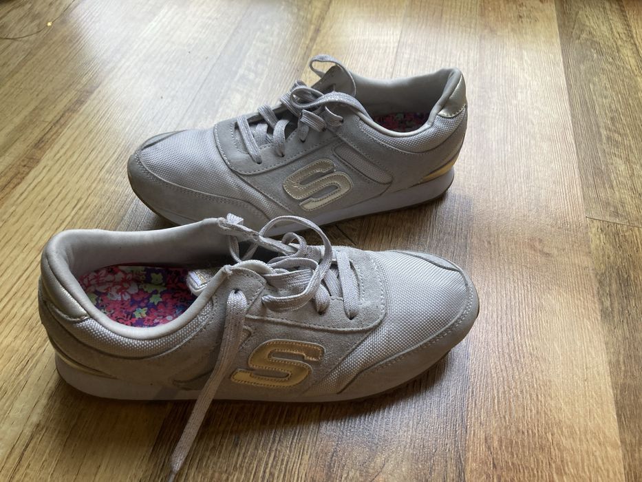 Adidasi skechers 40 femei