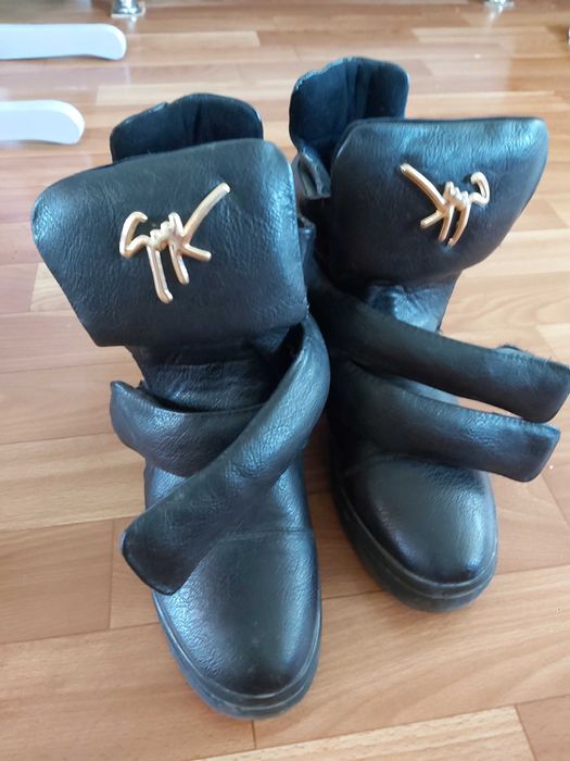 Ботинки женские на 39