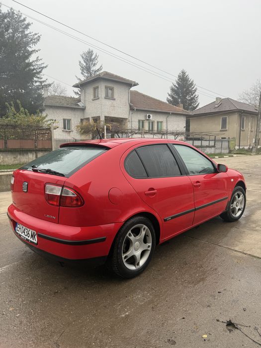 Продава се сеат леон!!