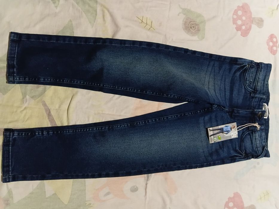 Продам новые джинсы