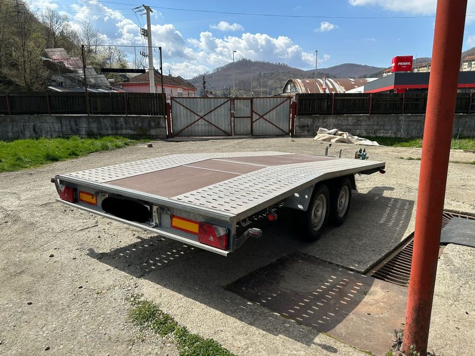 Auto-platforma tip autocar