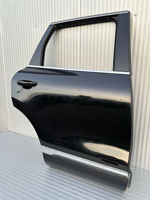 Usa dr spate vw Touareg 7P  cod de culoare LC9X 2011-2015