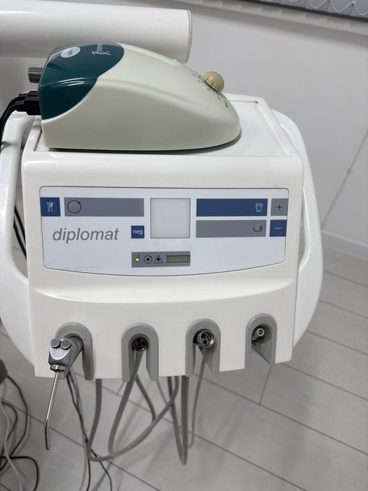 Продам стоматологический кресло